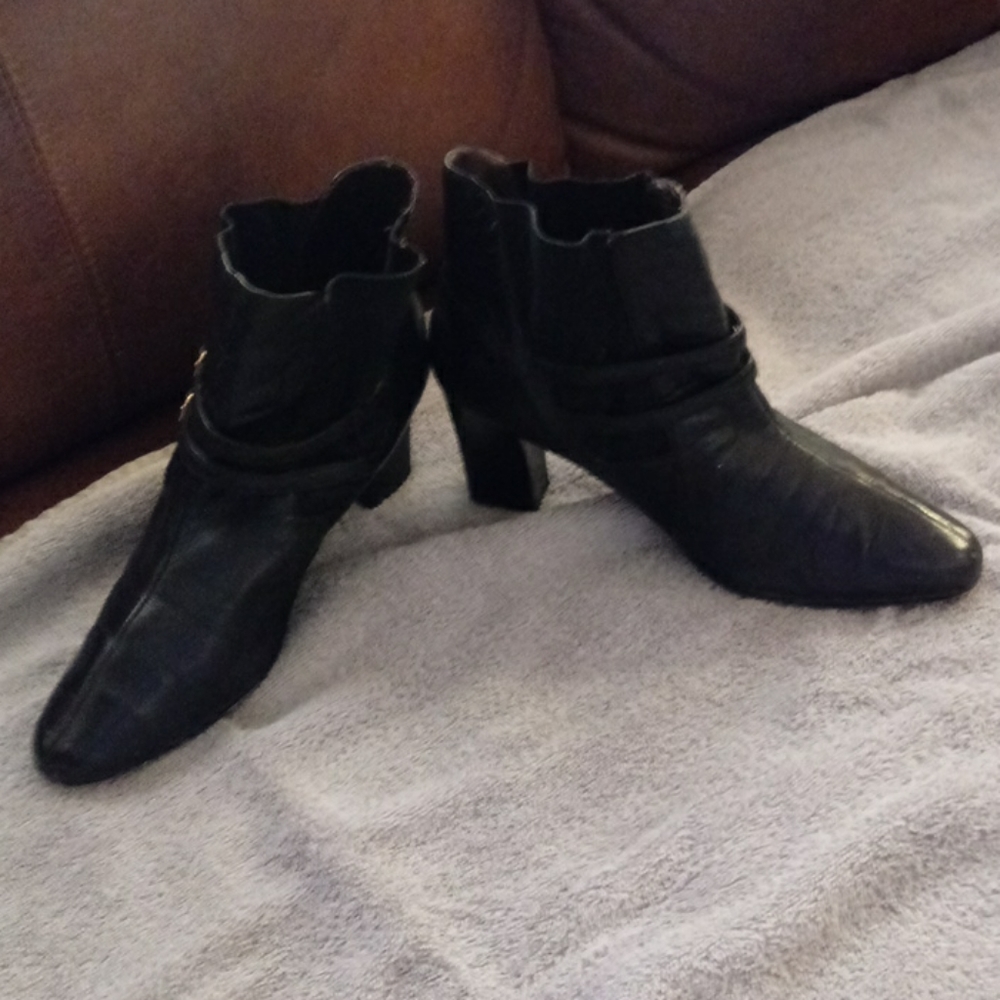 Shoes - Picture 2 of 2